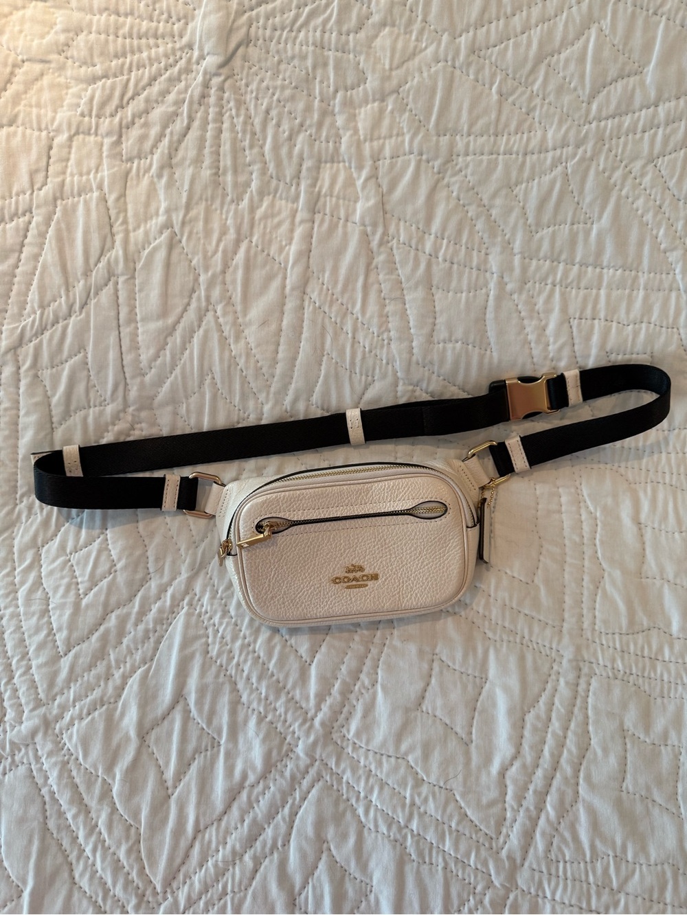 Coach White Pebbled Leather Crossbody Belt Bag with Black Strap - Picture 5 of 13